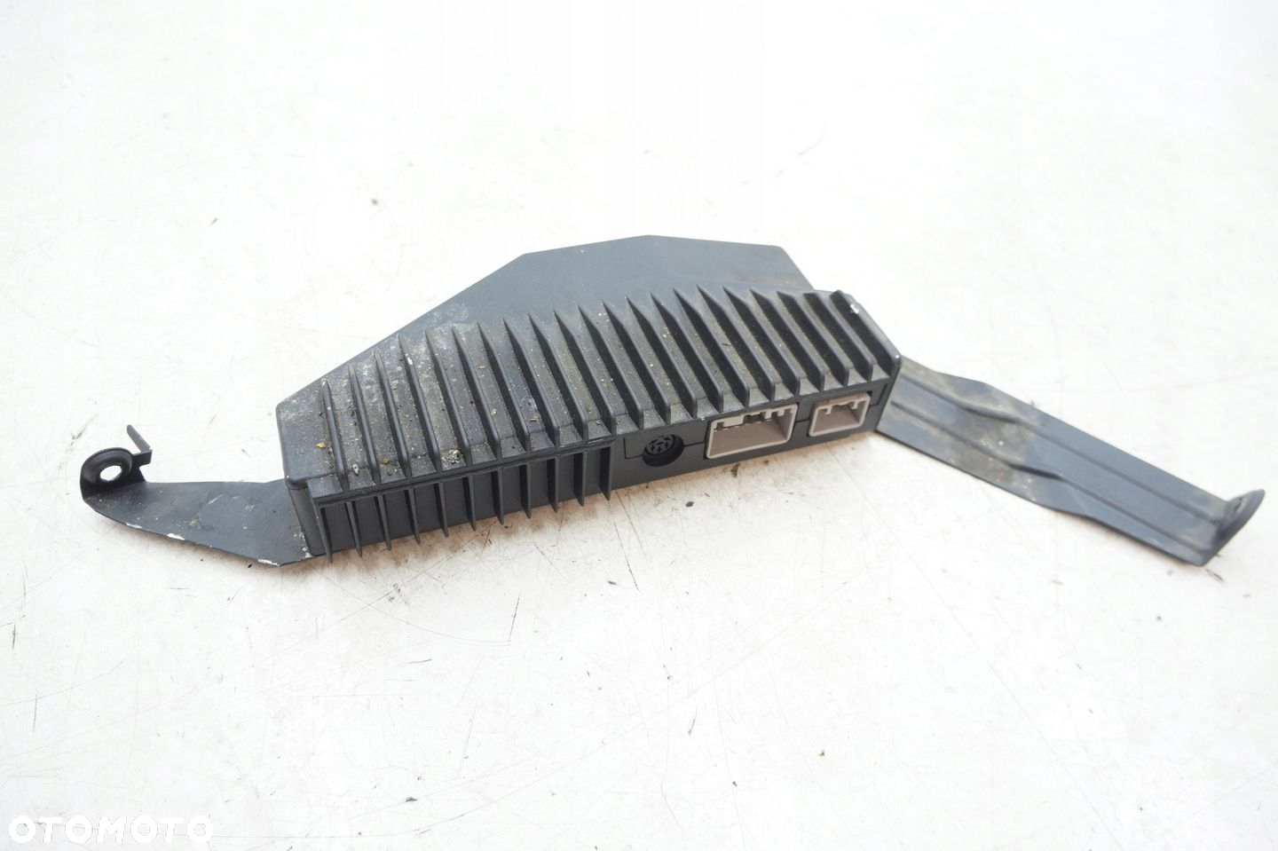 VOLVO S60 I V70 II XC70 II S80 WZMACNIACZ AUDIO RADIA 30752259 - 3