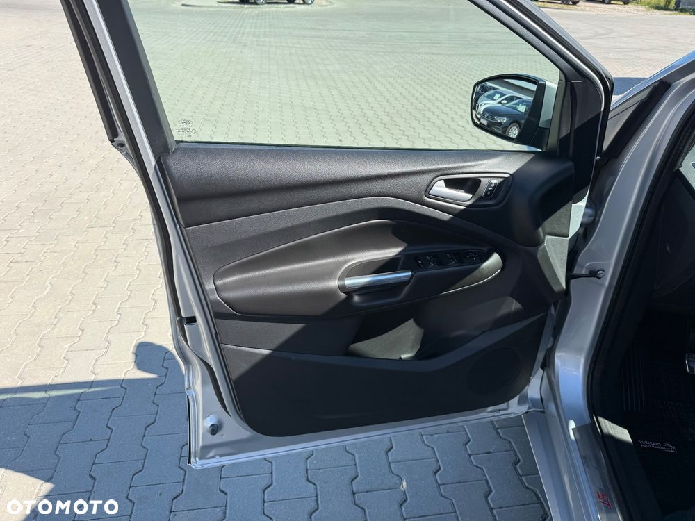 Ford Kuga 1.5 EcoBoost 2x4 ST-Line - 23