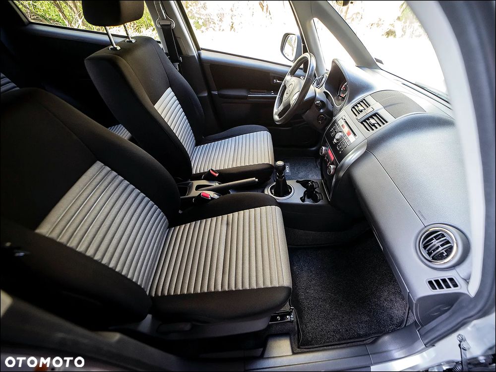Suzuki SX4 - 34