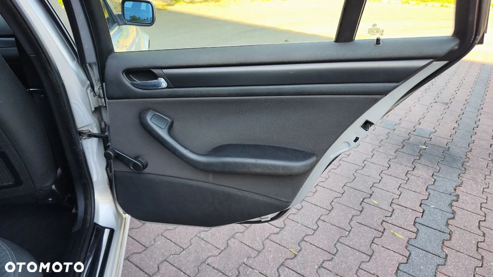 BMW Seria 3 320i Edition Lifestyle - 25