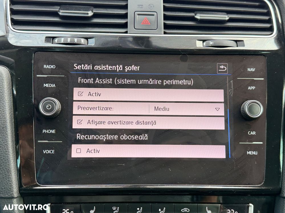 Volkswagen Golf 1.6 TDI SCR Join - 17