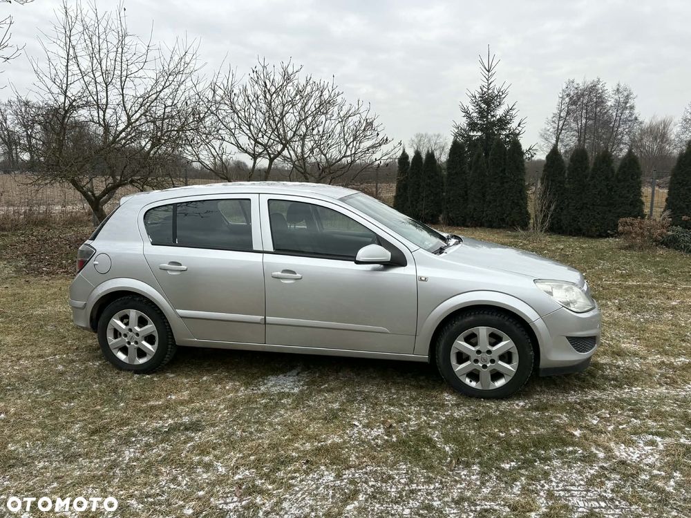 Opel Astra 1.7 CDTI DPF NAVI - 2