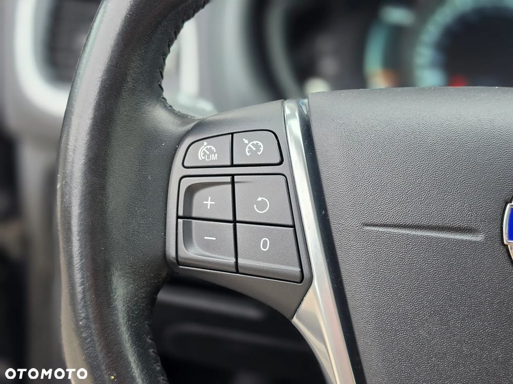 Volvo V40 - 30