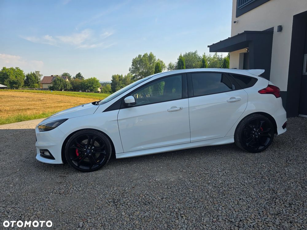 Ford Focus 2.0 EcoBoost ST mit Leder-Sport-Paket - 3