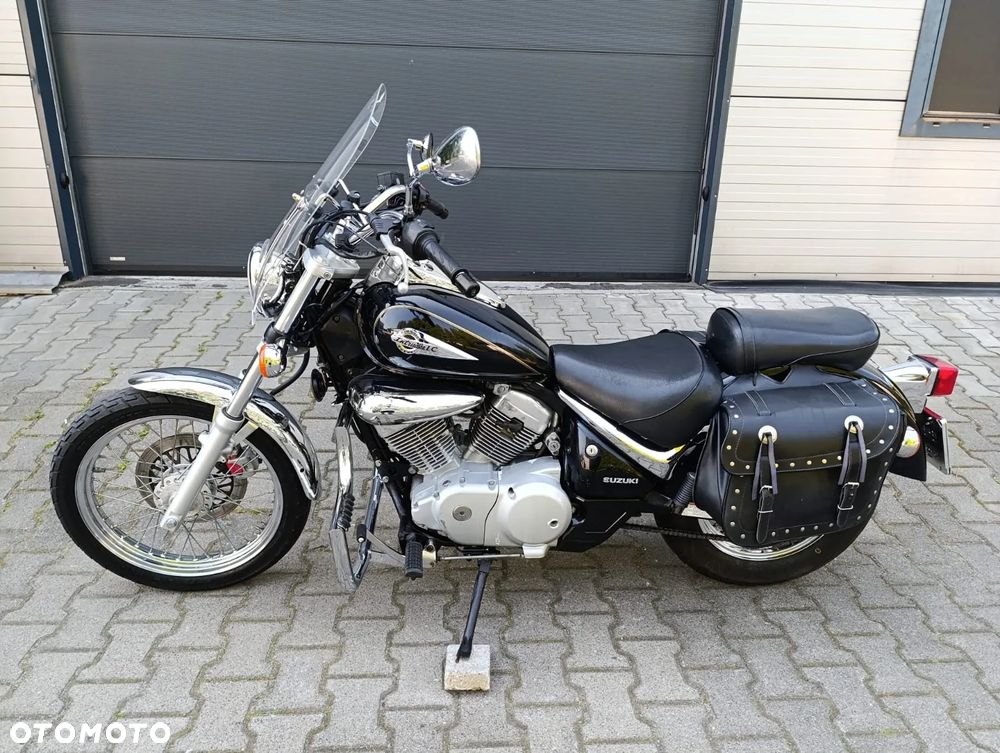 Suzuki Intruder - 7