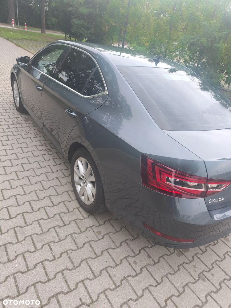 Skoda Superb 1.5 TSI Active DSG - 5
