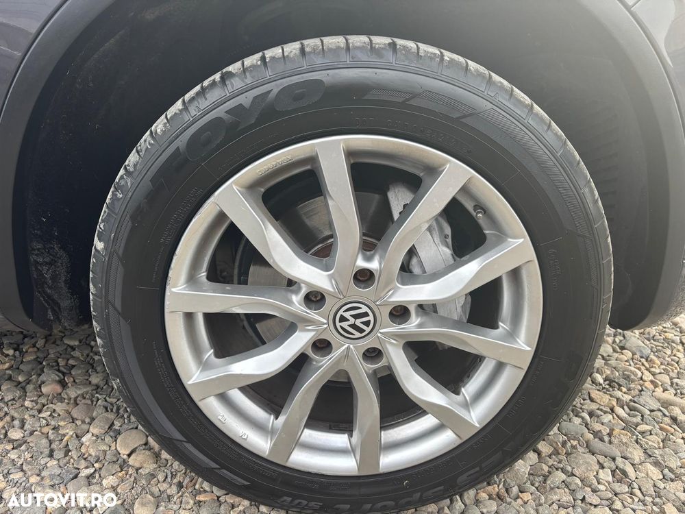Volkswagen Touareg - 12