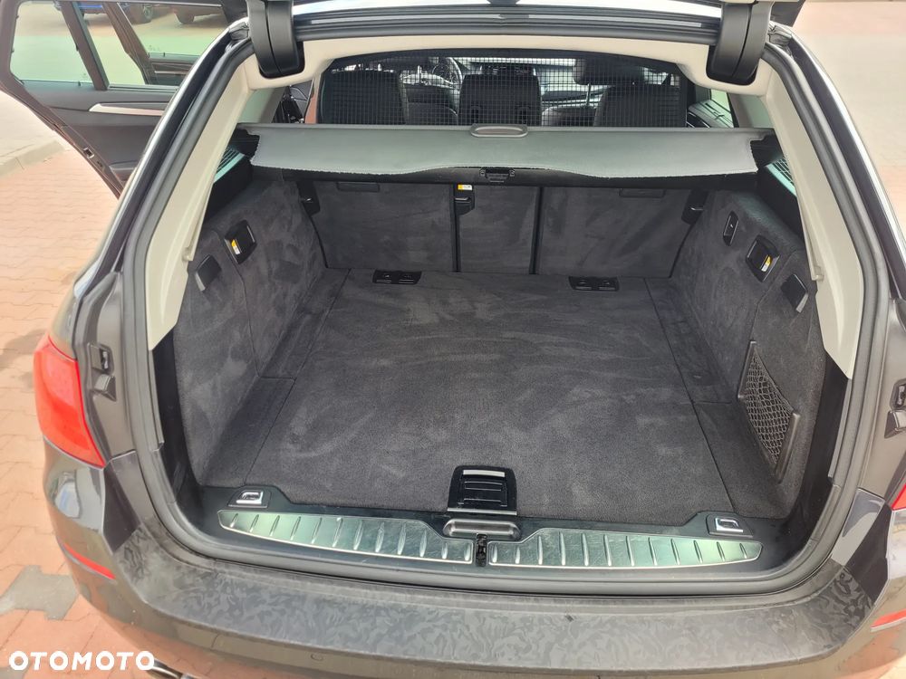 BMW Seria 5 520d xDrive - 15