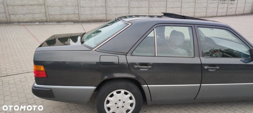 Mercedes-Benz W124 (1984-1993) - 34