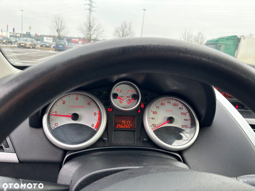 Peugeot 207 90 HDi FAP (Blue Lion) 99G - 13