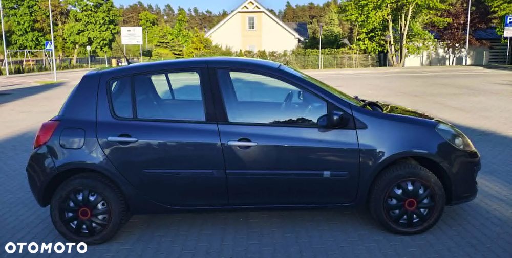 Renault Clio 1.2 16V Confort Authentique - 21
