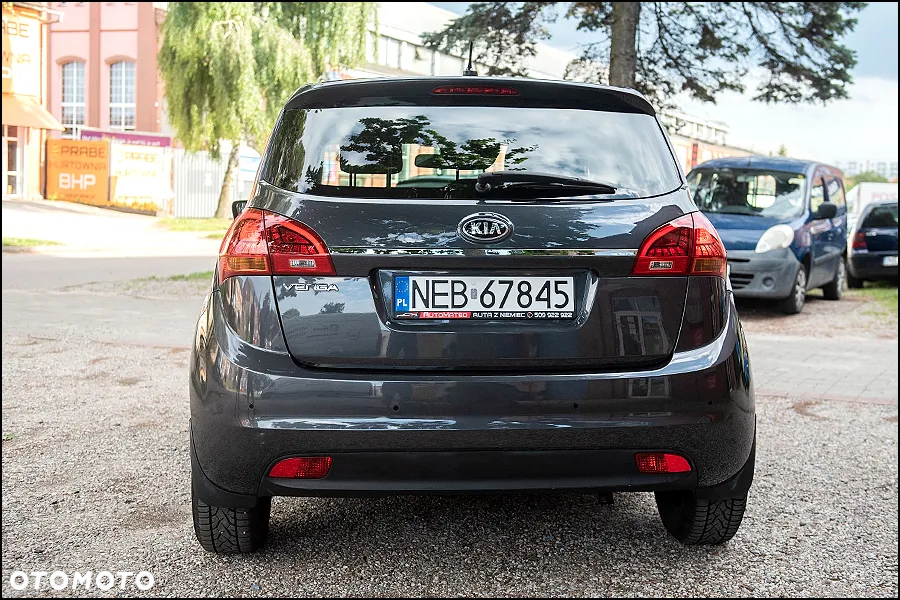 Kia Venga - 8