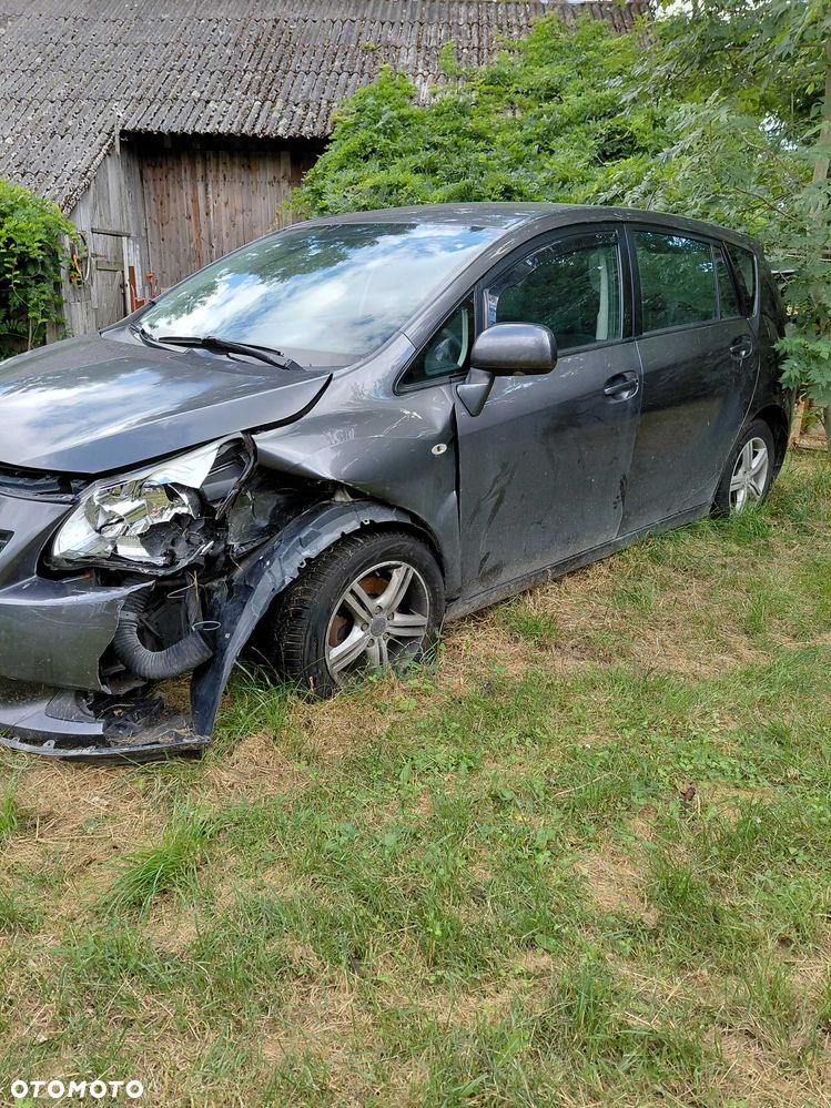 Toyota Verso - 3