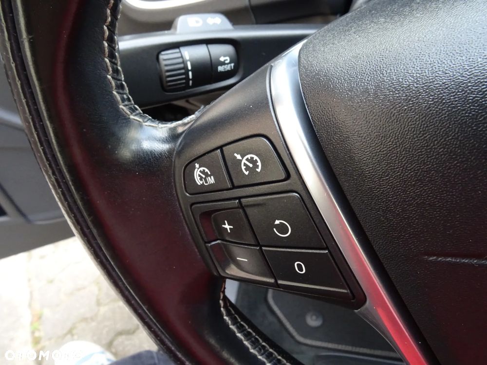 Volvo V60 D2 R-Design Momentum - 16