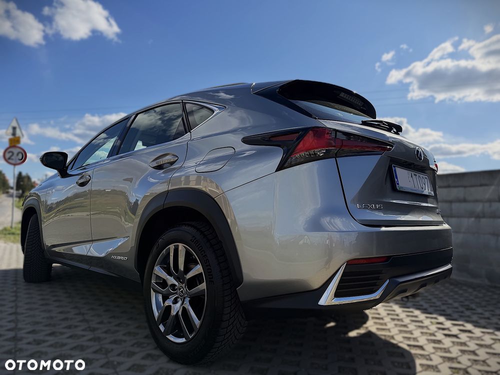 Lexus NX 300h Business Edition AWD - 9