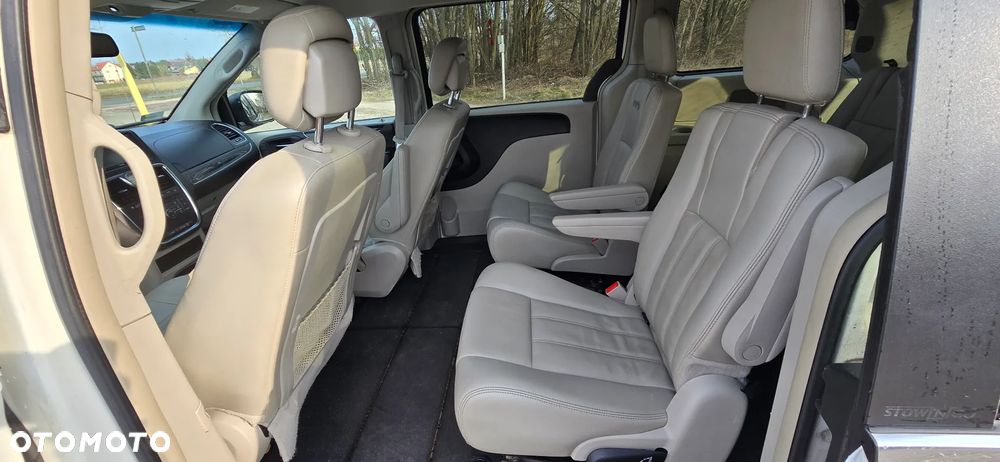 Chrysler Town & Country 3.6 Touring - 22