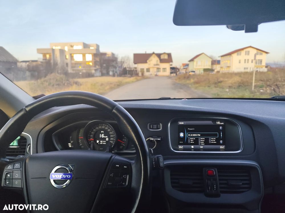 Volvo V40 D2 Momentum - 7
