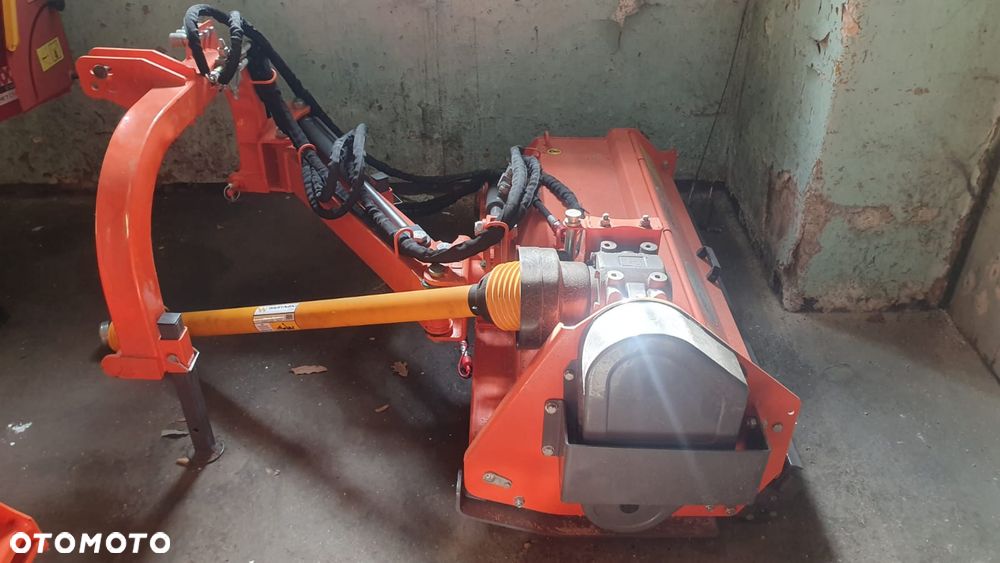 Kubota B2231 cab hst - 6