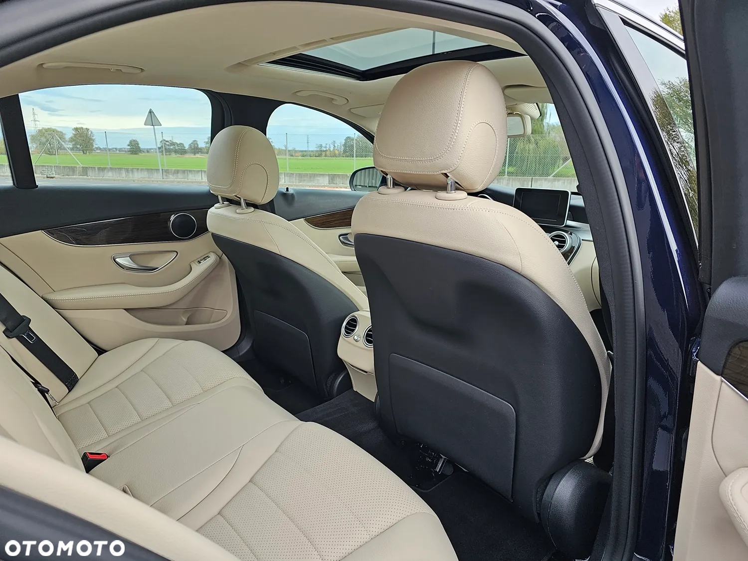 Mercedes-Benz Klasa C 300 7G-TRONIC - 19