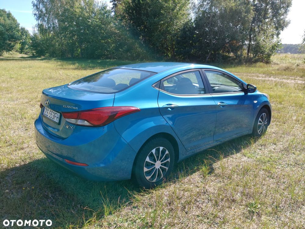 Hyundai Elantra - 3