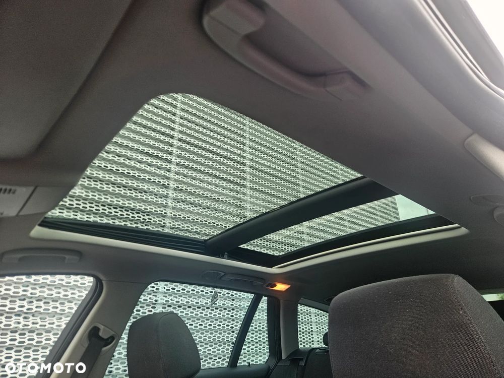 BMW Seria 3 318i - 11