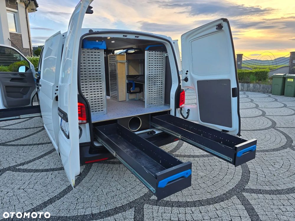 Volkswagen Transporter - 28