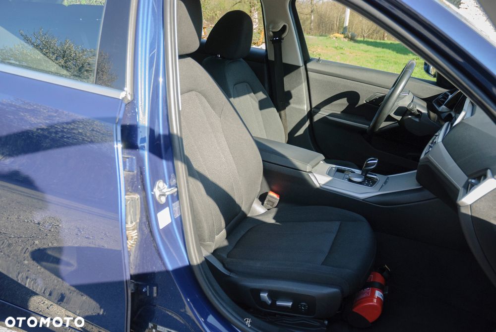 BMW Seria 3 330e - 34