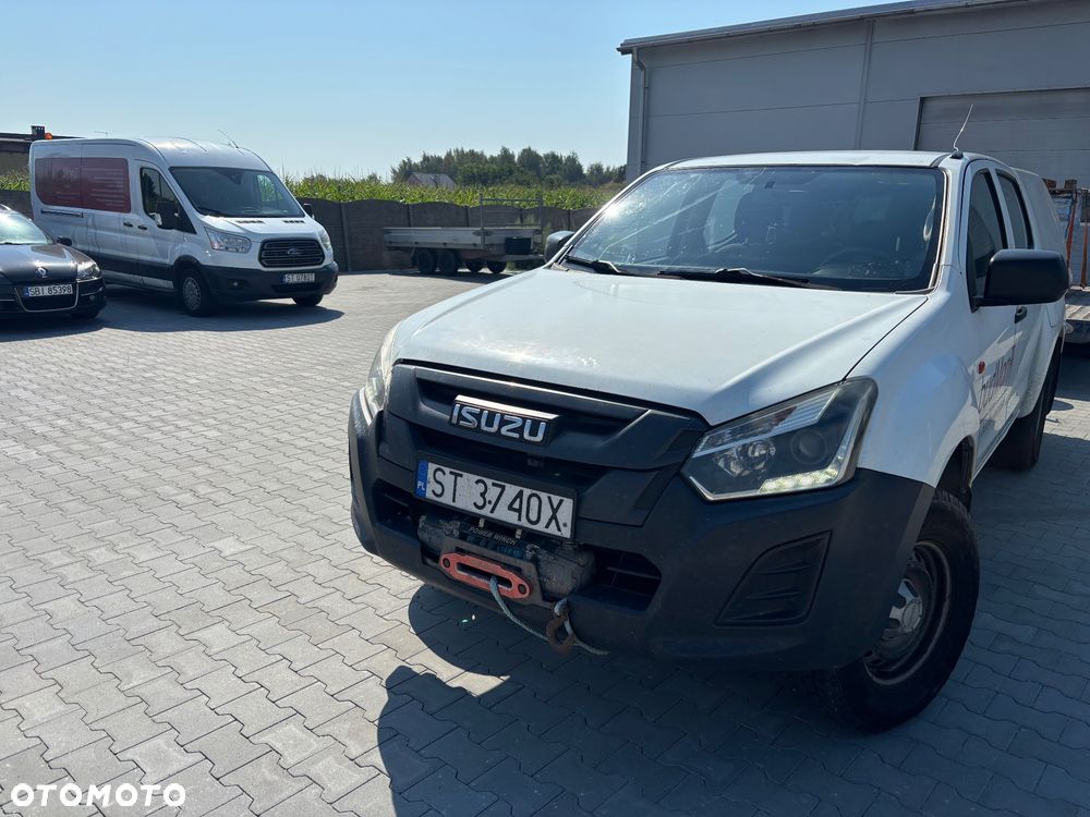 Isuzu D-Max 1.9 DC Shiro - 2