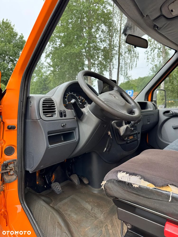 Mercedes-Benz Sprinter - 25