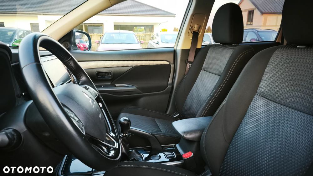 Mitsubishi Outlander - 18