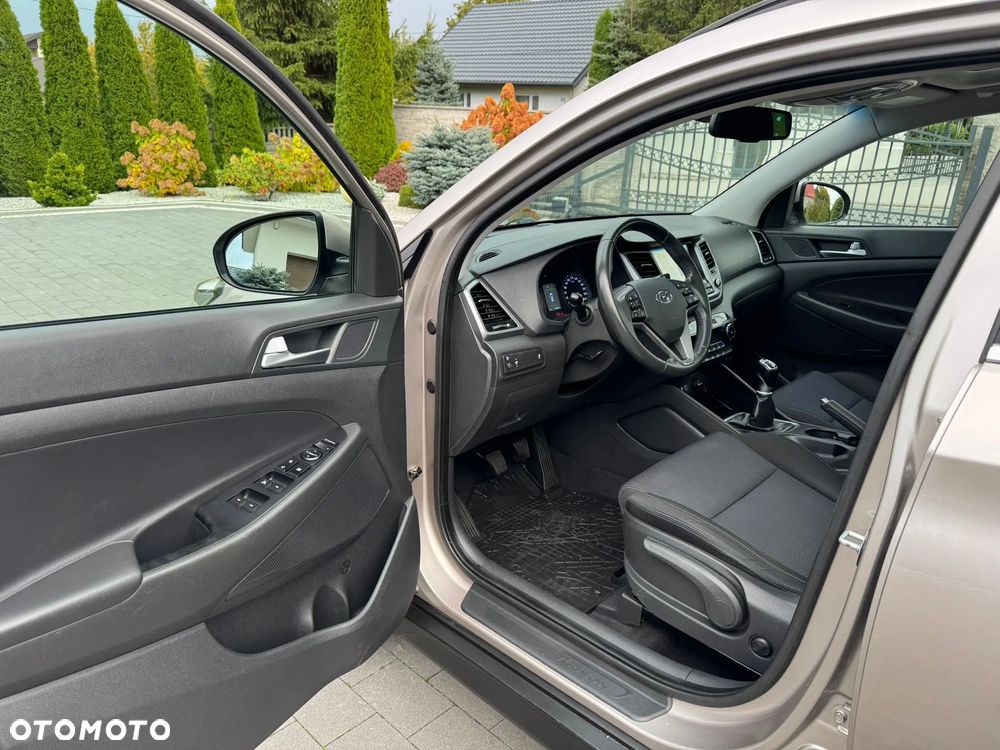 Hyundai Tucson blue 1.7 CRDi 2WD Trend - 17
