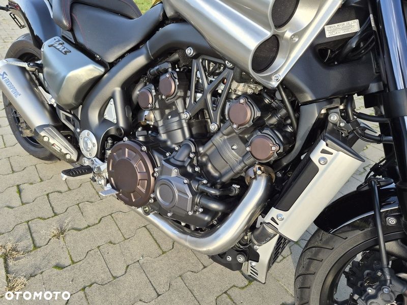 Yamaha V-MAX - 12