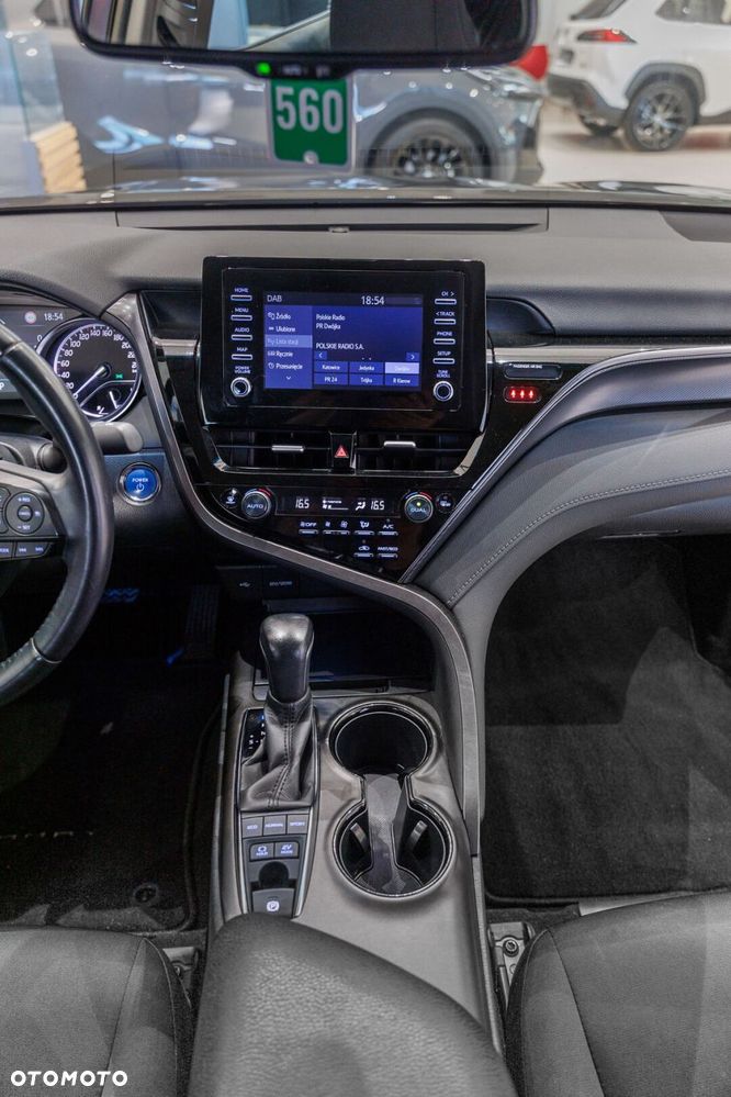 Toyota Camry 2.5 Hybrid Comfort CVT - 29