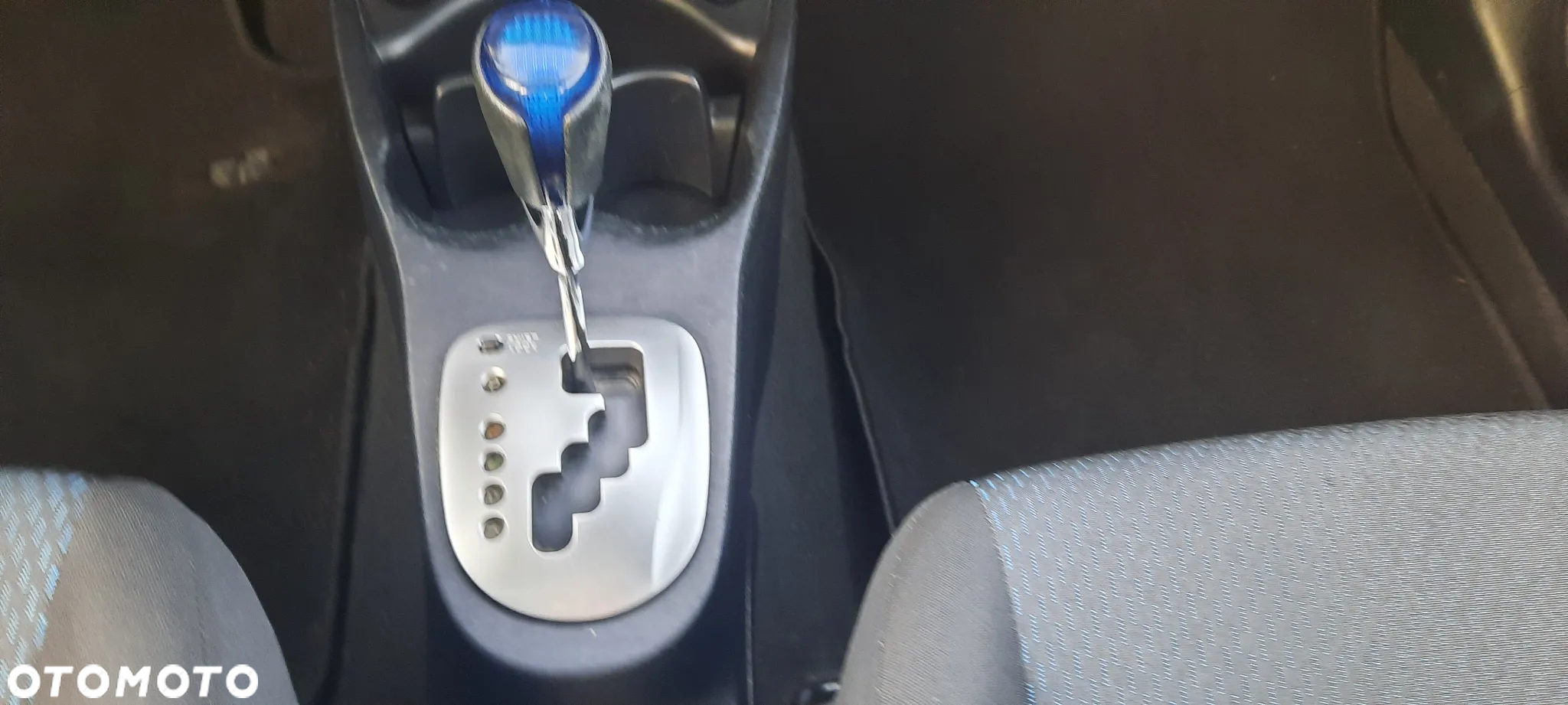 Toyota Yaris Hybrid 100 Dynamic - 10