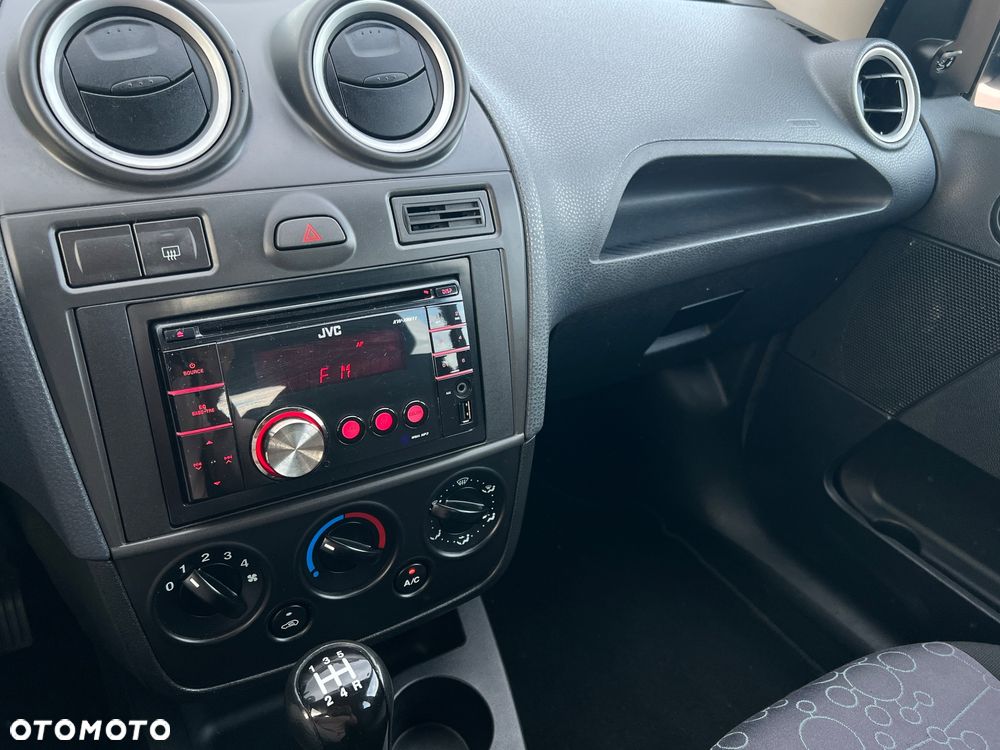 Ford Fiesta 1.4 Ambiente - 12