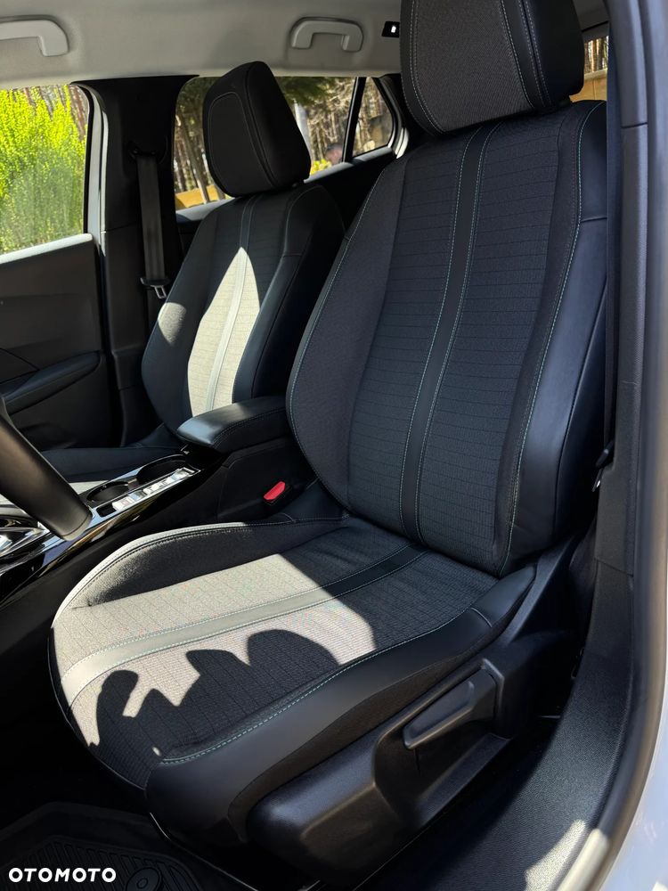 Peugeot 2008 1.2 PureTech Allure S&S EAT8 - 13