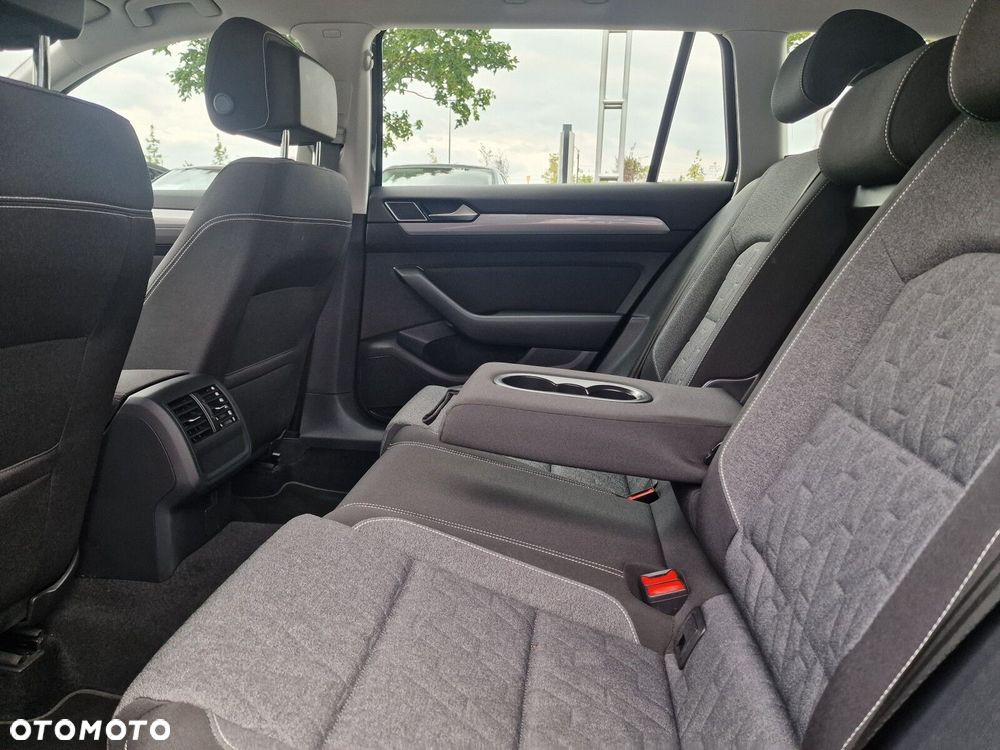 Volkswagen Passat Variant - 13