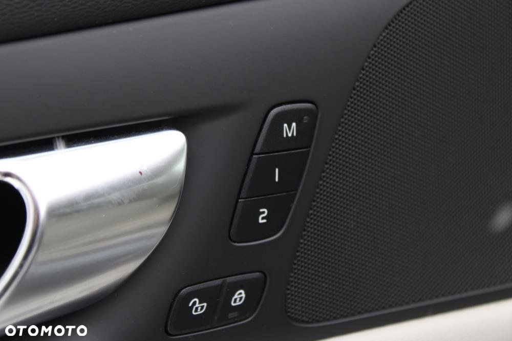 Volvo V60 Cross Country - 11