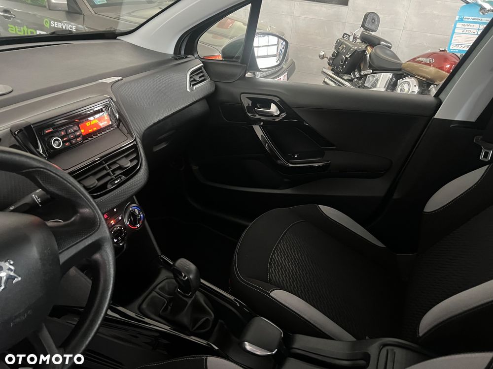 Peugeot 2008 PureTech 82 Allure - 12