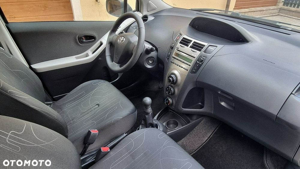 Toyota Yaris - 12