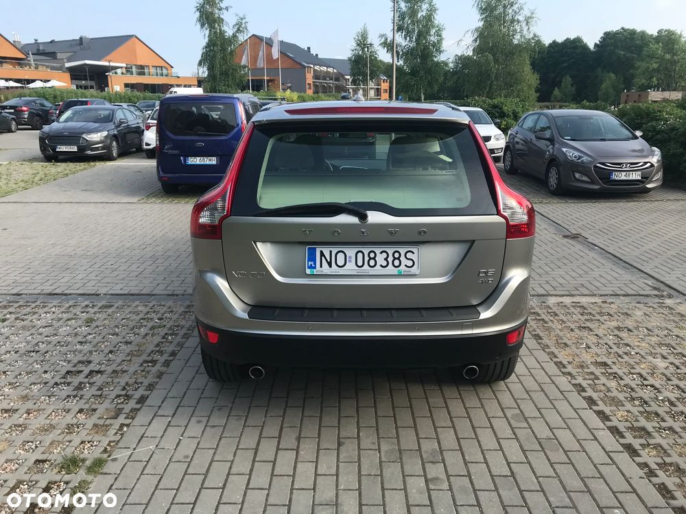 Volvo XC 60 D5 AWD Momentum - 5