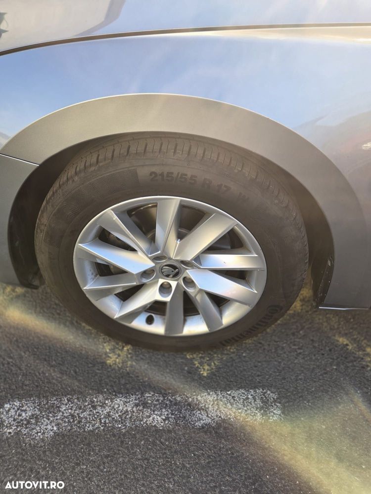 Skoda Superb 2.0 TDI DSG Ambition - 19