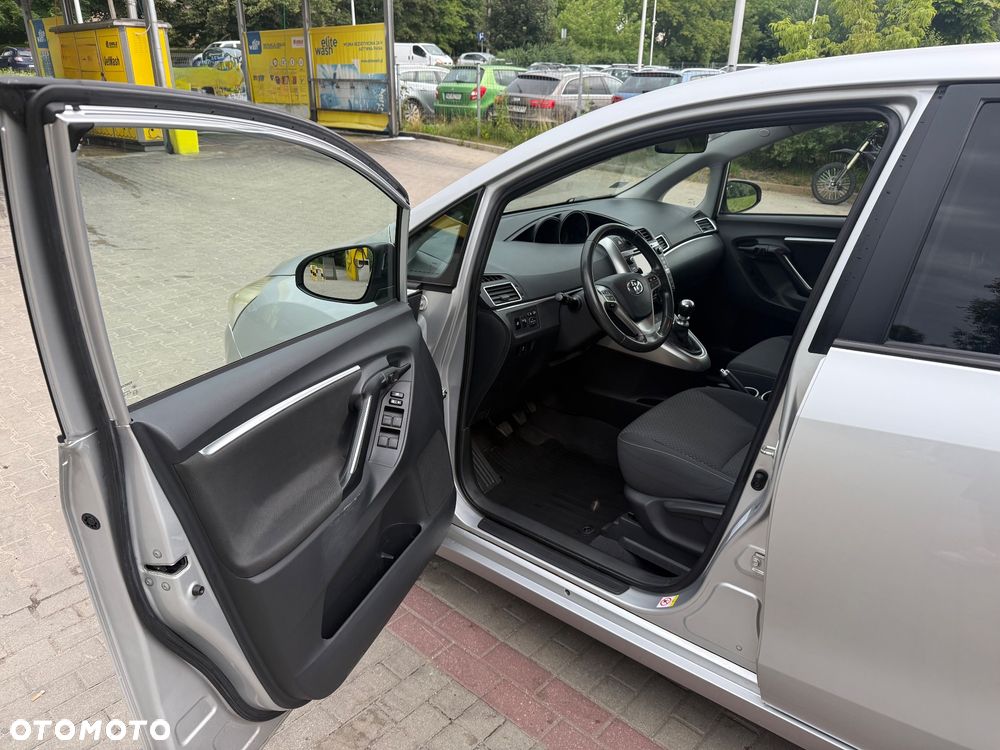 Toyota Verso 2.2 D-CAT Premium - 8