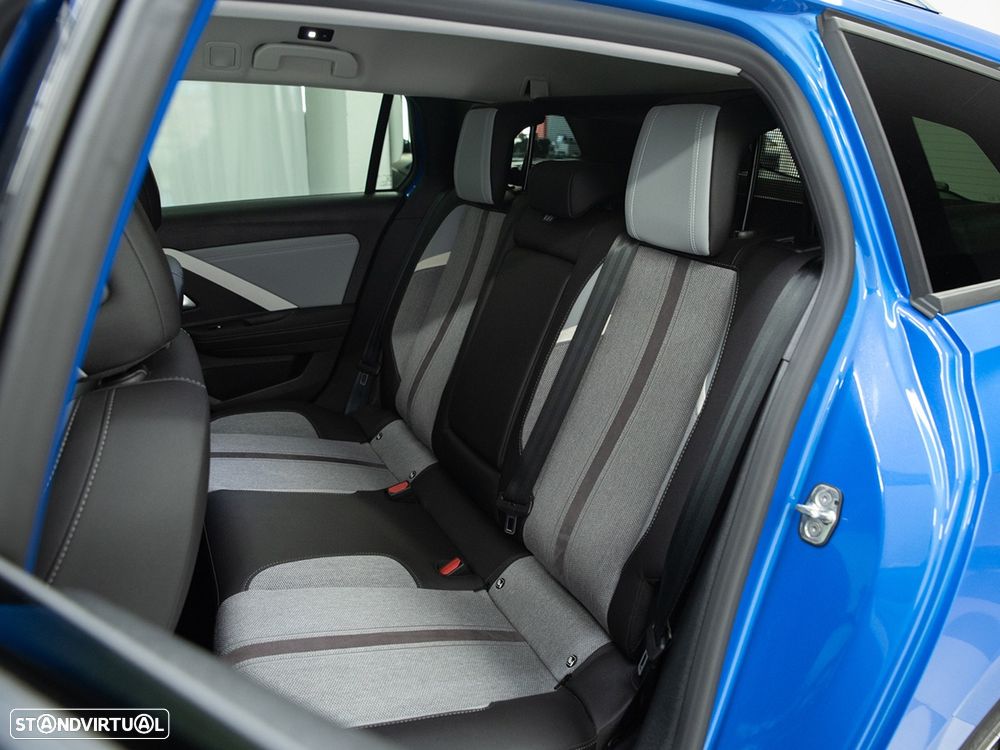 Opel Astra Sports Tourer Business Elegance - 18