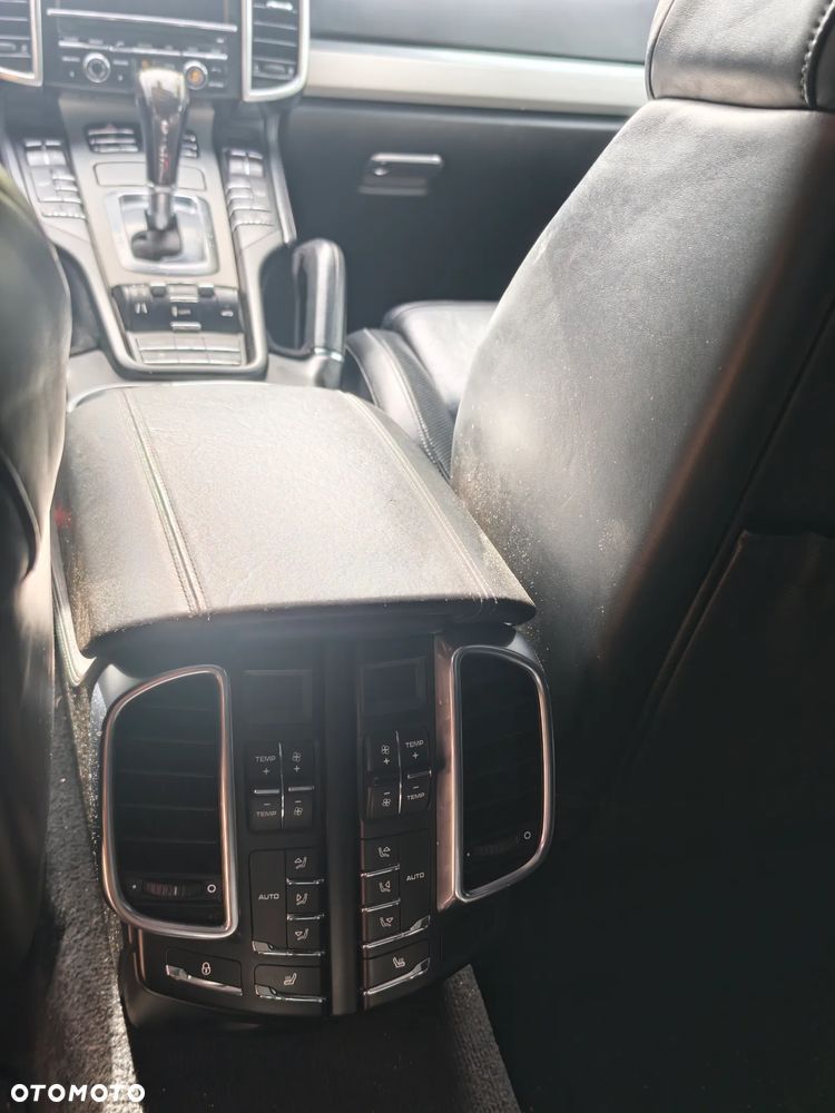 Porsche Cayenne - 5