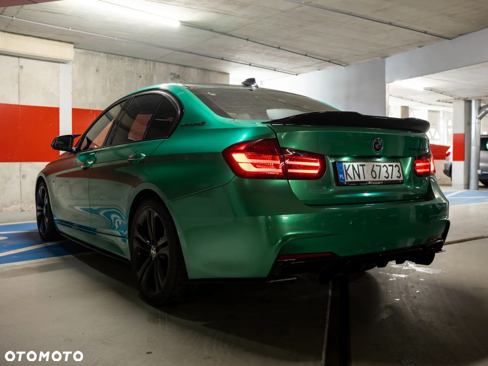 BMW Seria 3 335i Sport Line - 12