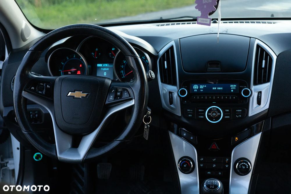 Chevrolet Cruze 1.8 LT - 32