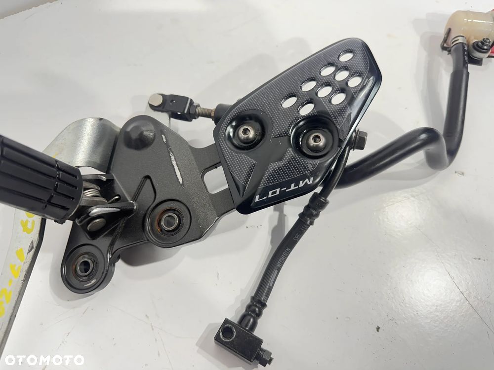 Set podnóżek kierowcy P  Yamaha MT 07  MT07 700  13-17R - 2