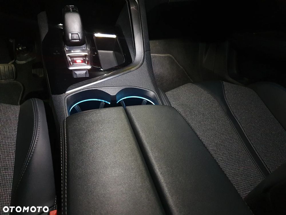 Peugeot 3008 1.2 PureTech Allure Pack S&S EAT8 - 31