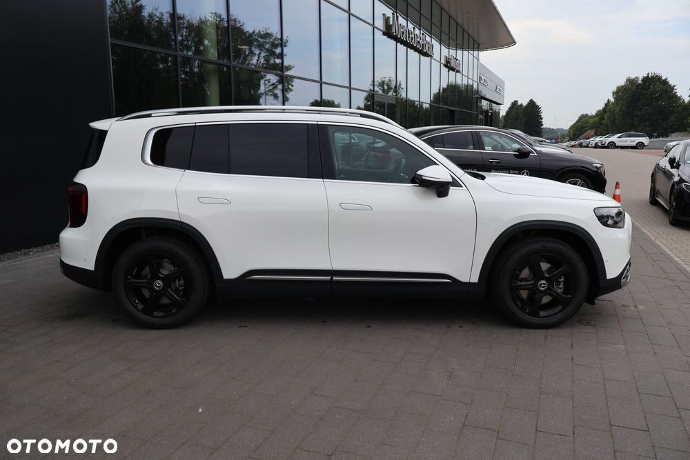Mercedes-Benz GLB - 11